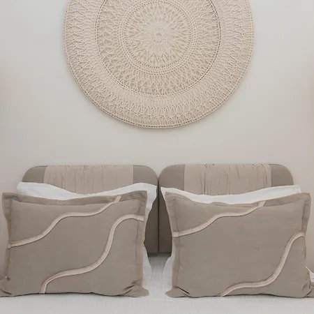 Aristotle Apartamento