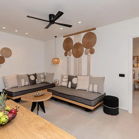 Aristotle * Adamantas (Milos)