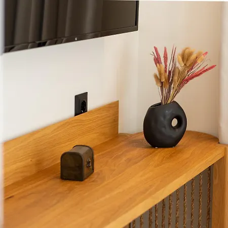 Aristotle * Adamantas (Milos)