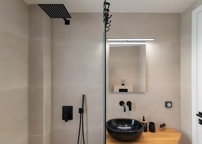 Aristotle Lejlighed *