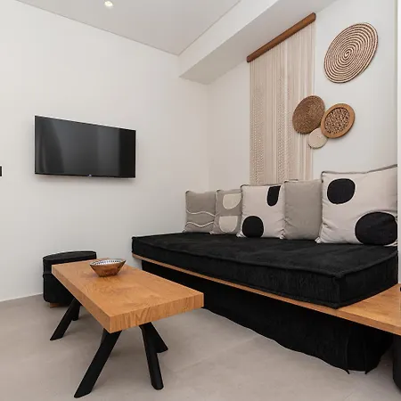 Aristotle Apartamento