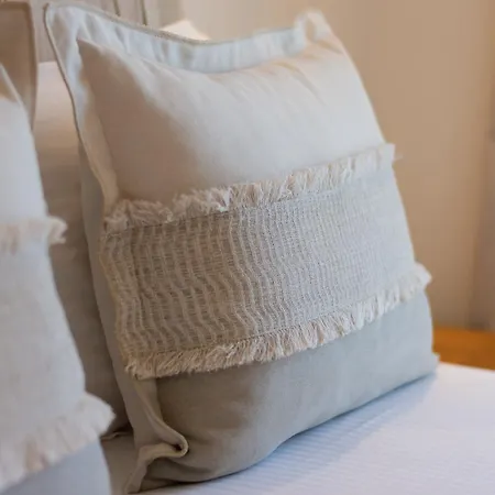 Aristotle Apartamento *