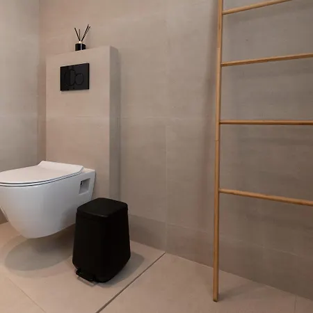 Aristotle * Adamantas