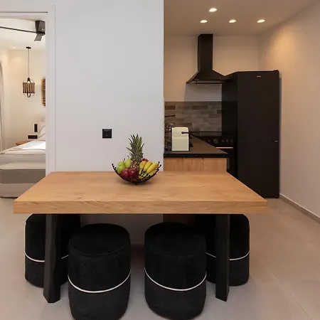 Aristotle * Adamantas